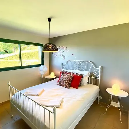 Avec Vue Exceptionnelle, Proche Frontiere Apartment *